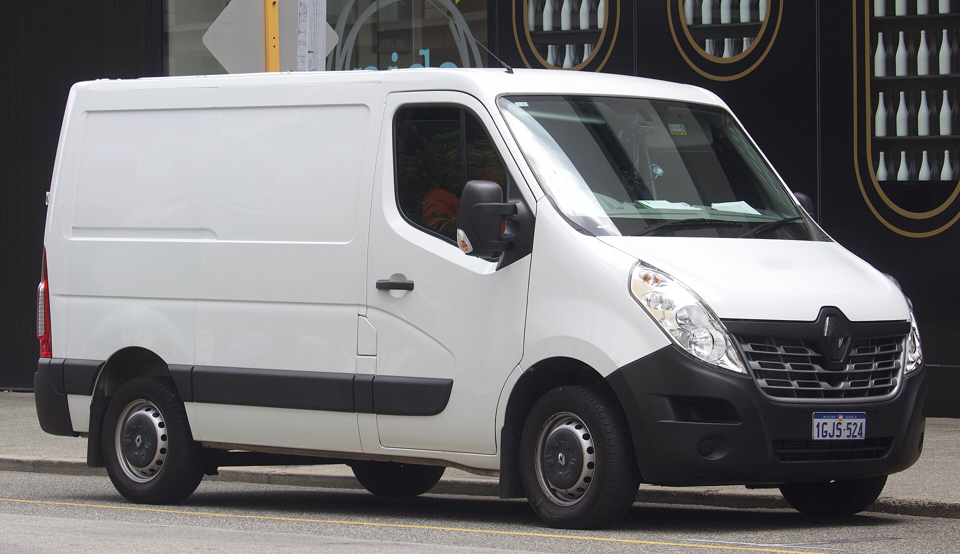 Renault Master — side